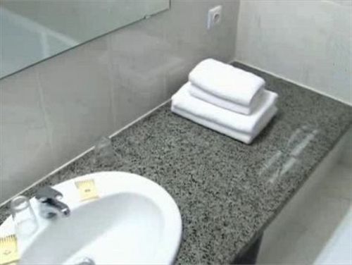 Hotel Le Strasbourg Mulhouse Eksteriør billede